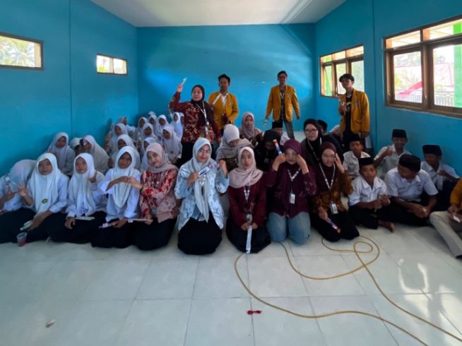 Mahasiswa KKN Universitas Wiraraja Gelar Sosialisasi PHBS di Ponpes Miftahul Ulum
